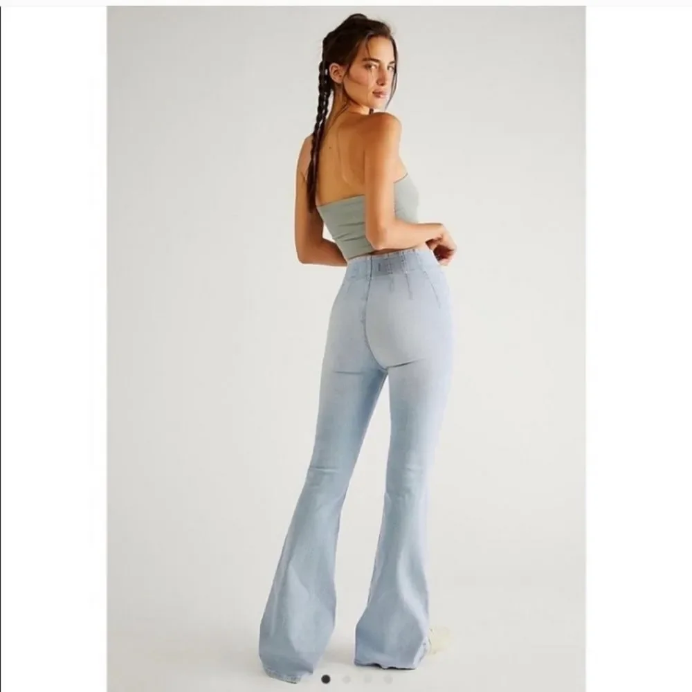 NWT Free People We The Free Jayde Flare Jeans in Sea Wash